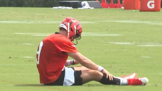 Bengals quarterback Joe Burrow carted off the field at practice - The  Boston Globe