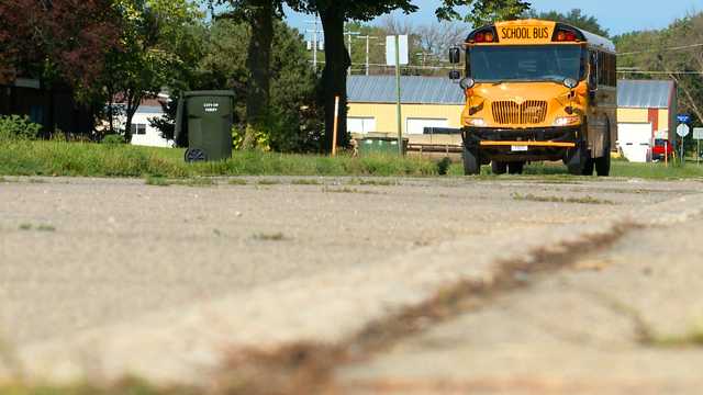 Perry school district offers special incentive to recruit bus drivers - Vimarsana News