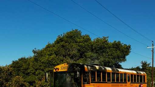 Bus accident in California: Children burn in bus