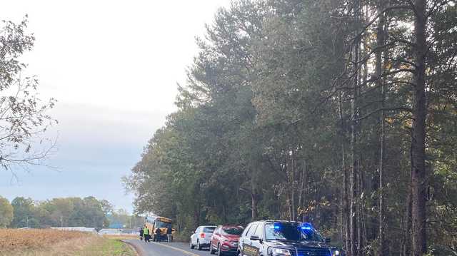 School bus hits tree in Anderson County, district says - Vimarsana News