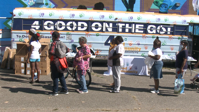 Henderson nonprofit travels to Louisville to give away essential items amid inflation - Vimarsana News