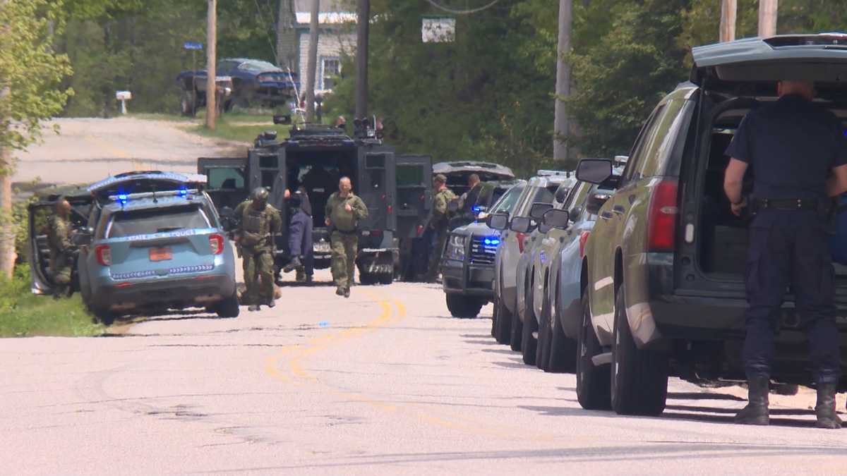 Police looking for Buxton man after hourslong standoff