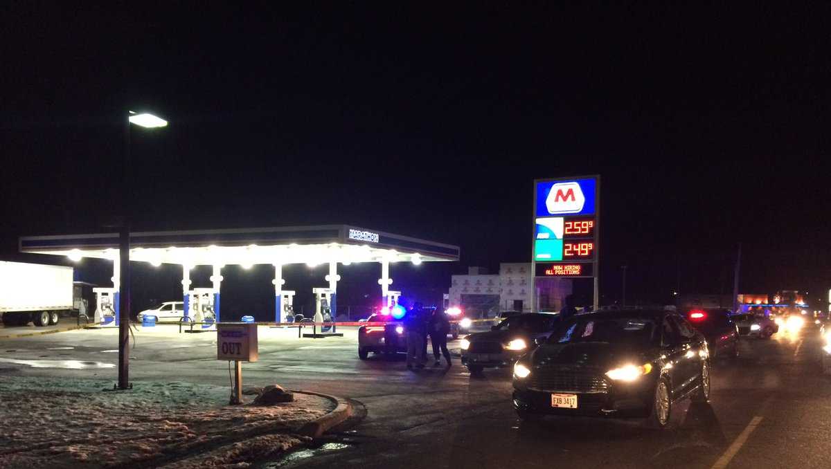 Police look for gunman after shooting outside New Albany gas station