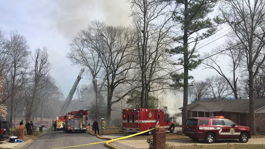 Vestavia Hills firefighters battling house fire on Nottingham Lane