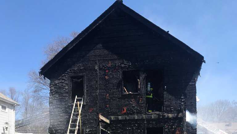 Resident rescued from massive Hyde Park fire in critical conditon