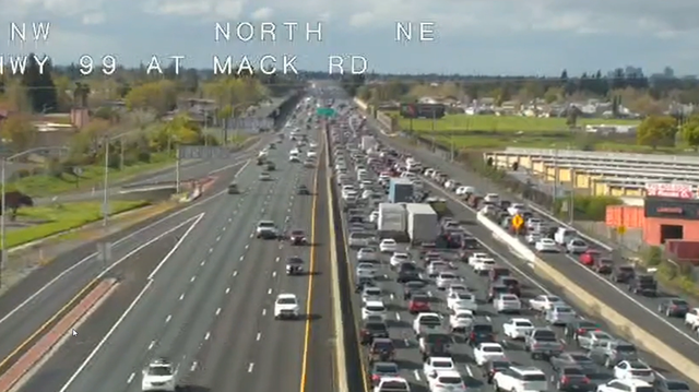 Traffic backed up on Highway 99 following fatal crash in Parkway - Vimarsana News