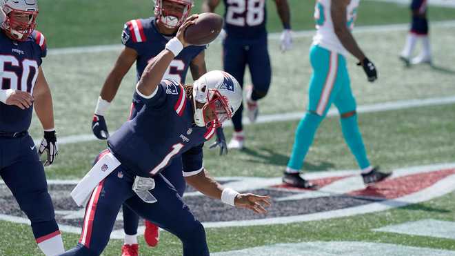 : Touchdown Spike Celebration New England Patriots Rob