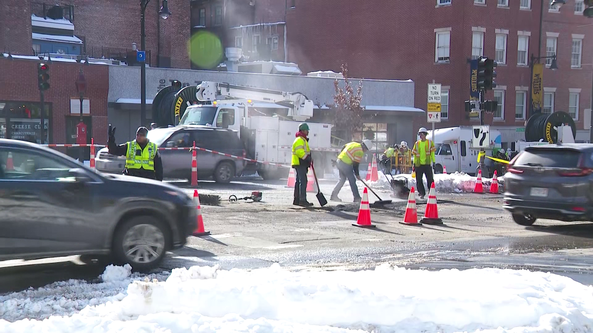 Manhole fire disrupts Mass. court electronic system, Boston traffic