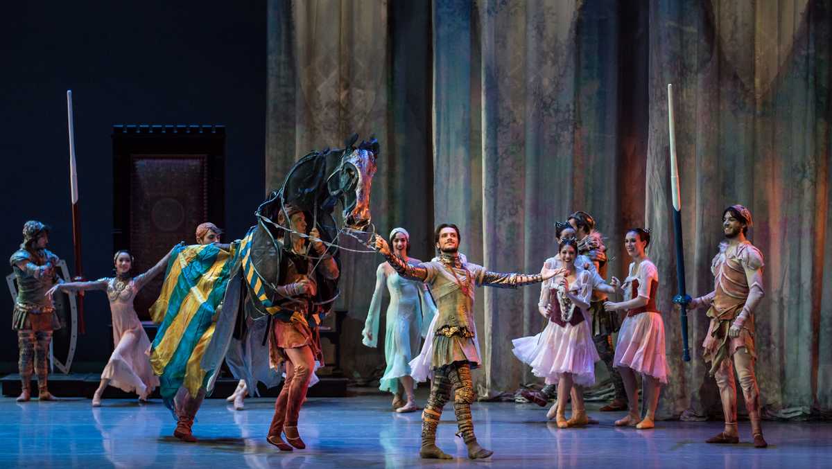 Cincinnati Ballet returns to Music Hall