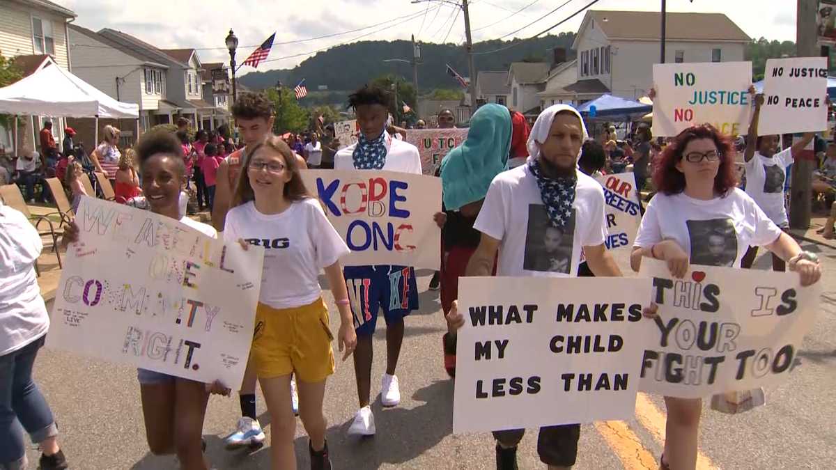 Protesters and march in Canonsburg 4th of July parade