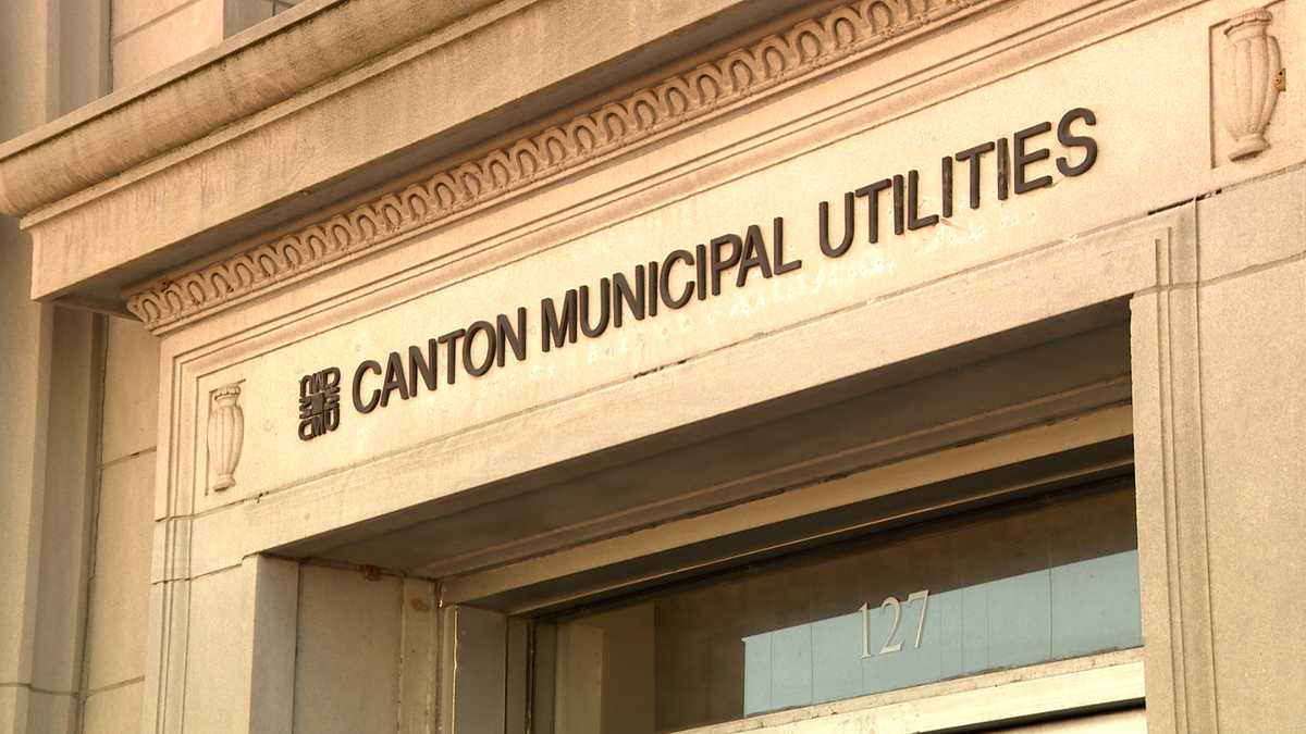 Former Canton Utilities Board member charged in bribery scheme changes plea