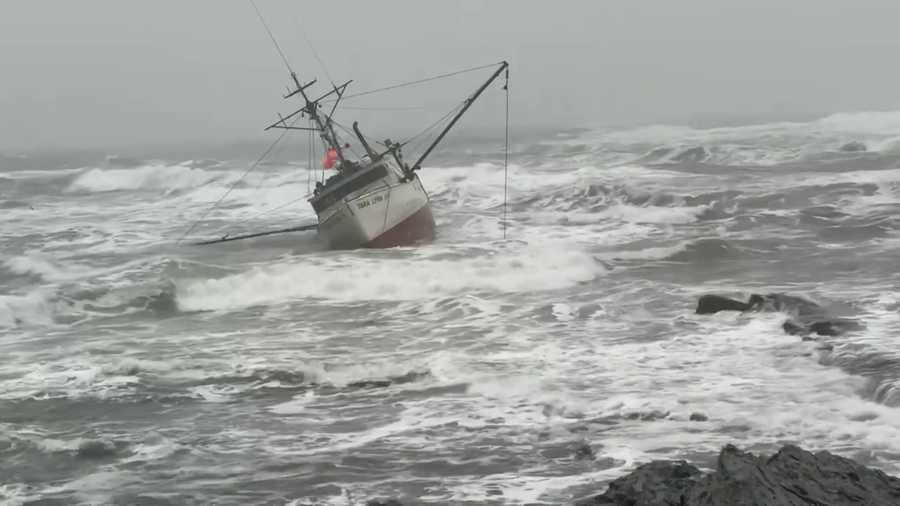 Maine fishing boat that grounded during storm will be demolished