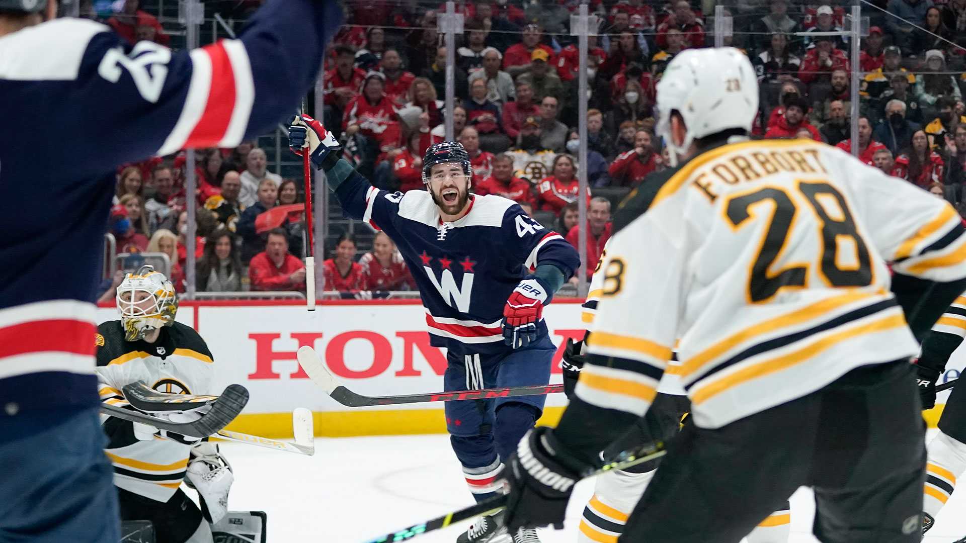Banged-up Bruins stymied in 3rd period 
