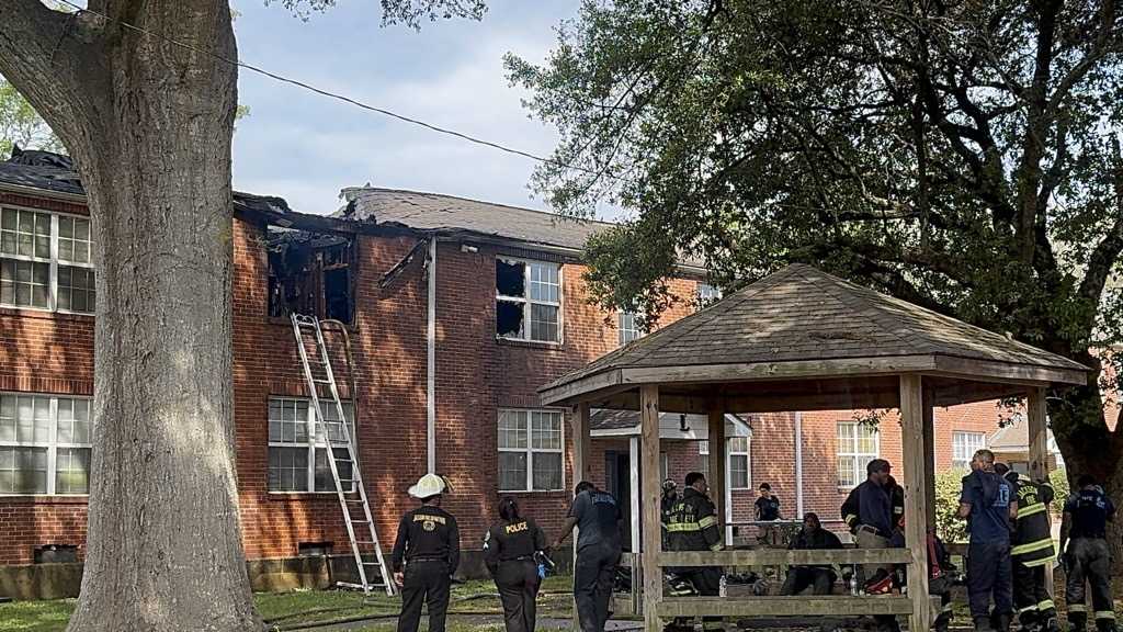 Jackson fire at Magnolia Park Apartments displaces multiple families - WAPT