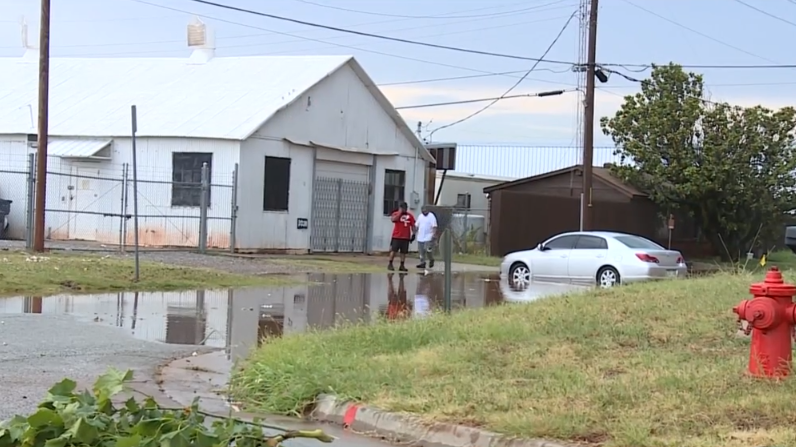 Heavy rain, high winds cause damage in Oklahoma City