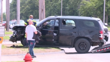 Crews on scene of rollover crash in Oklahoma City - Vimarsana News