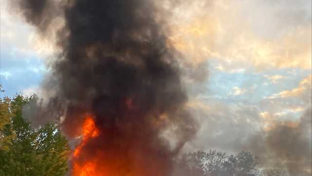 FedEx van burns on I-91 in Sheffield, driver uninjured - Vimarsana News