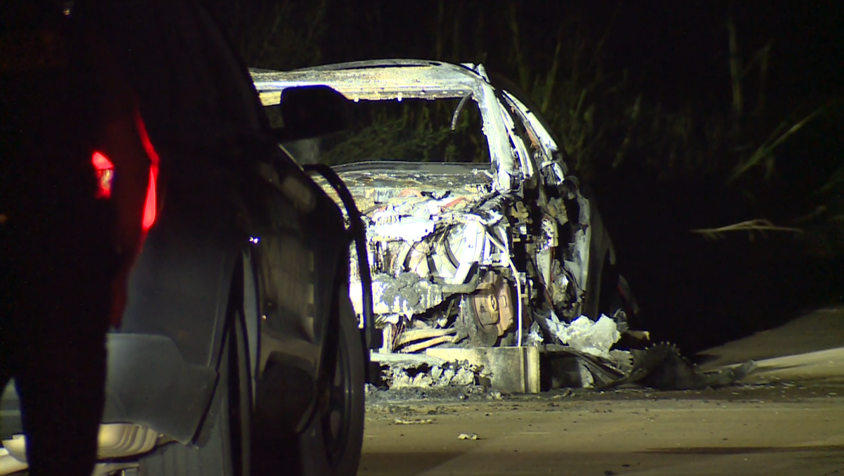 Oklahoma City police investigate suspicious car fire