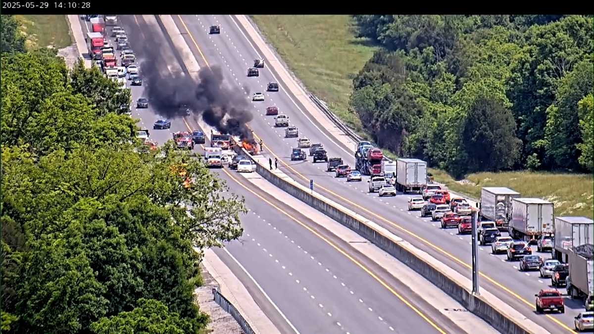 1 dead after fiery crash on I-64 in Shelby County