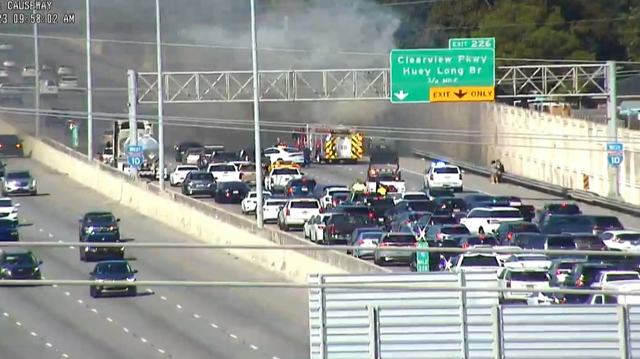 Car fire blocks I-10 West near Clearview Pkwy - Vimarsana News