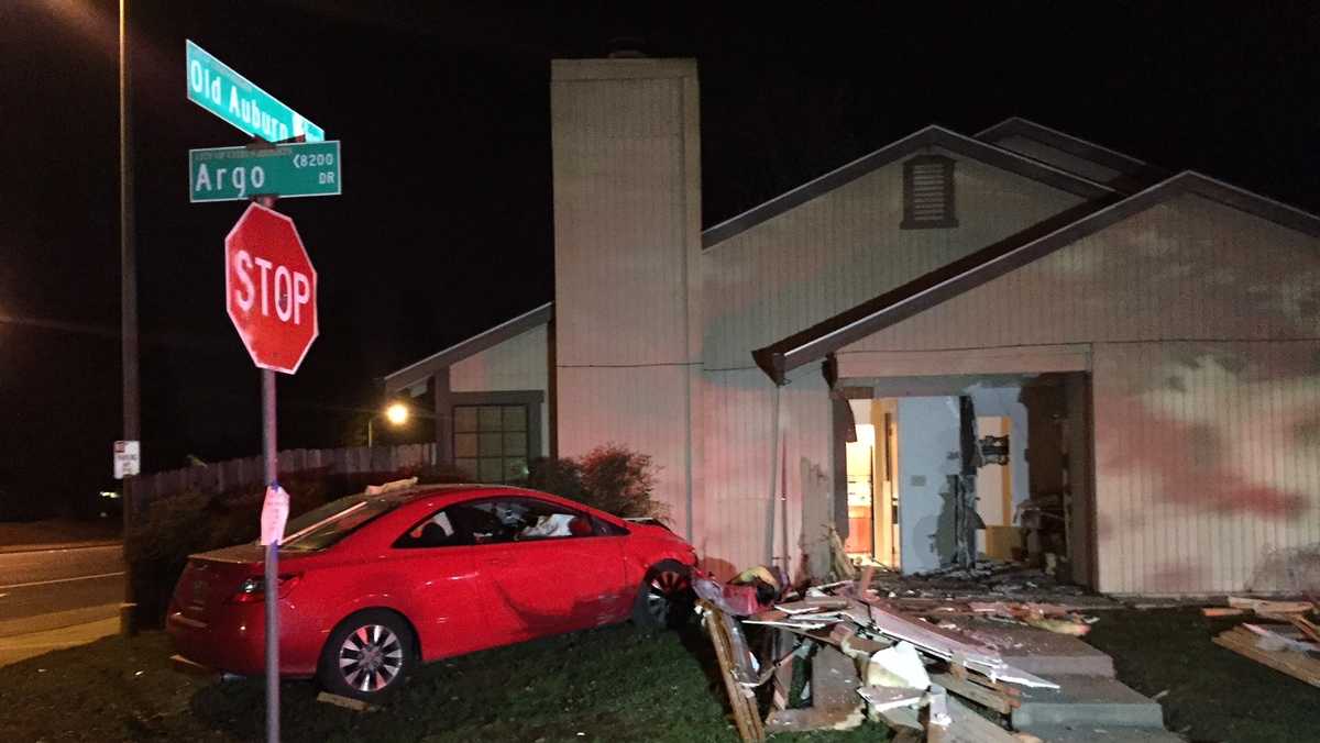 Driver suspected of DUI crashes into Citrus Heights home