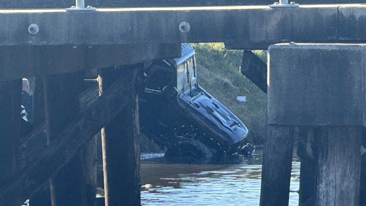 Kenner Police recovers car from canal