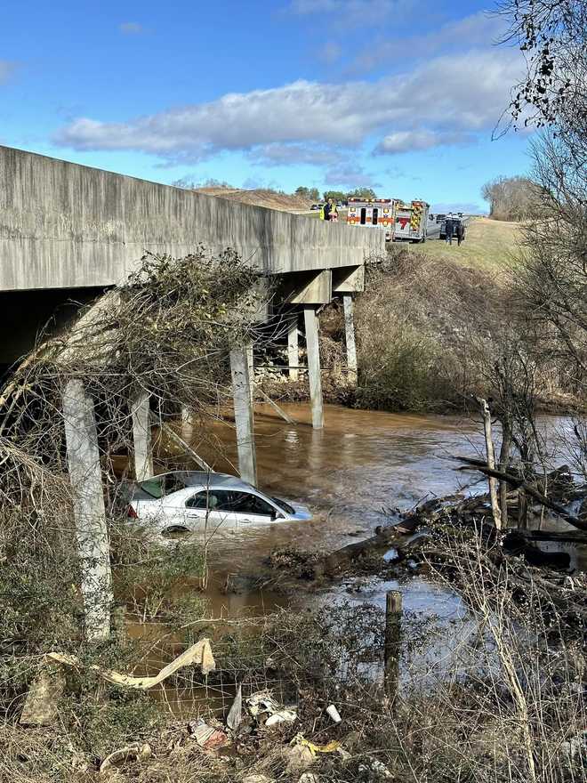 SC: Car submerged in water following multiple vehicle accident