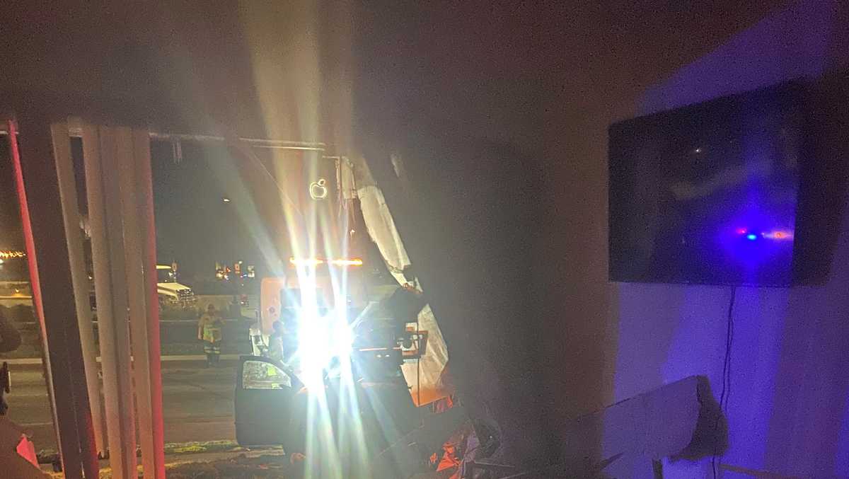 Car plows through West Milwaukee apartment after police chase; two ...