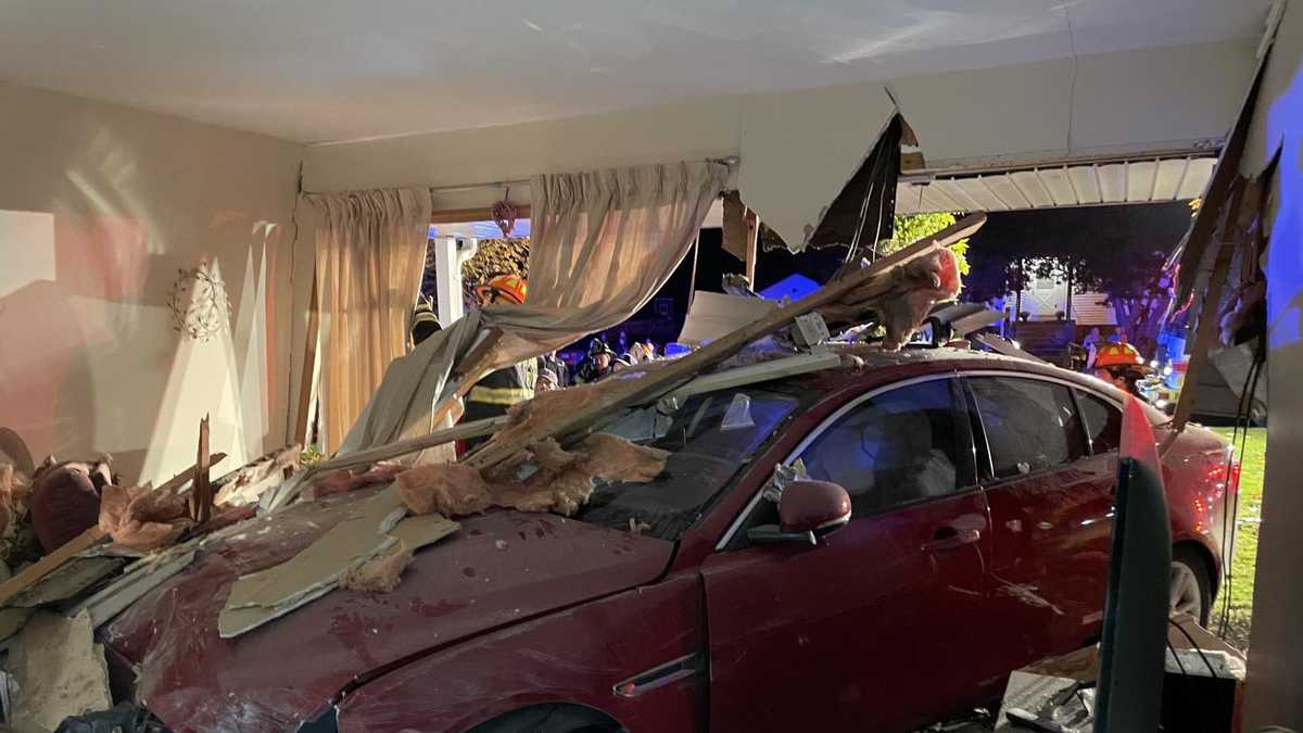 Vehicle crashes into front of Swansea, Massachusetts, home
