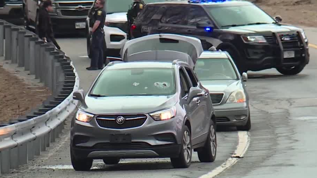 Police: 3 shot on I-295 in Yarmouth connected to 4 deaths at Maine home - Vimarsana News