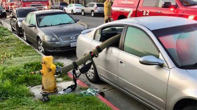 Driver that parked next to fire hydrant learns expensive lesson