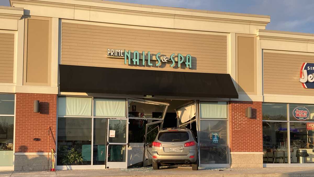 Car smashes into nail salon in Scarborough