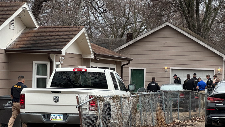 Des Moines police arrest car theft suspect after chase, brief standoff