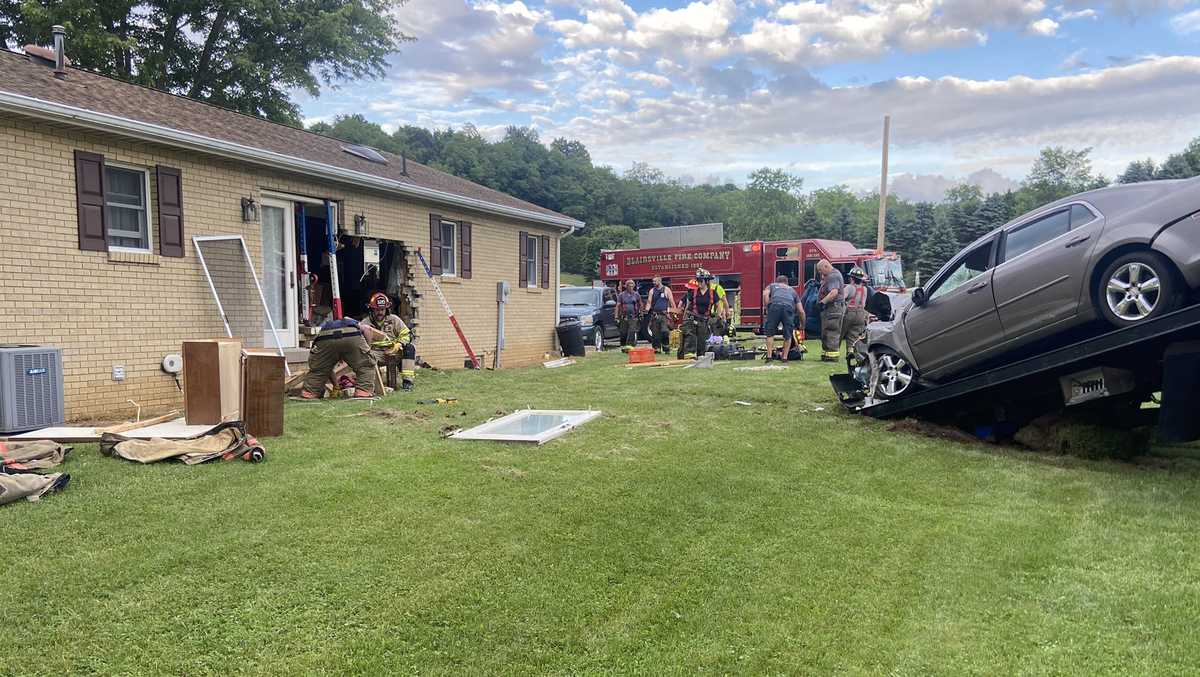 Car crashes into Blairsville home sending one to hospital