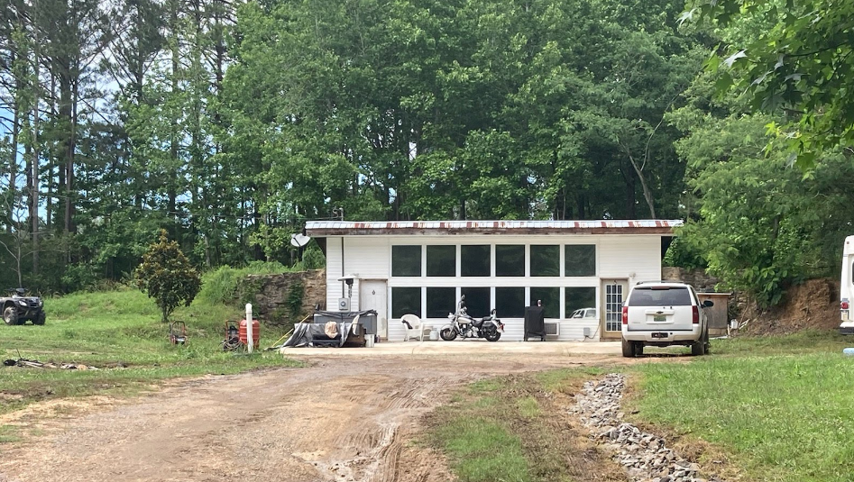 Walker Co. home invasion leaves 2 men dead, homeowner injured