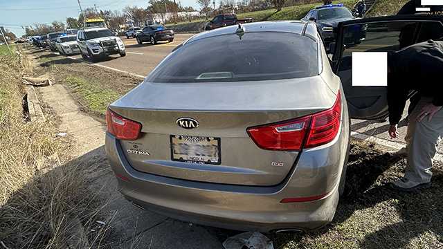 2 kidnapped children found unharmed inside abandoned stolen car - Vimarsana News