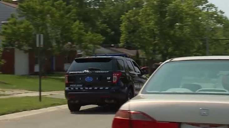 Man accused of stealing car with 3 children inside arrested