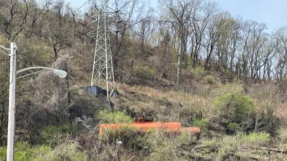 Pittsburgh train cars derailed;  No hazardous materials