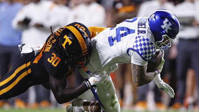 No. 19 Kentucky throttled by No. 3 Tennessee 44-6 - Vimarsana News
