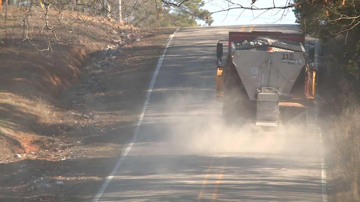 River Valley crews pretreat roads ahead of expected snow