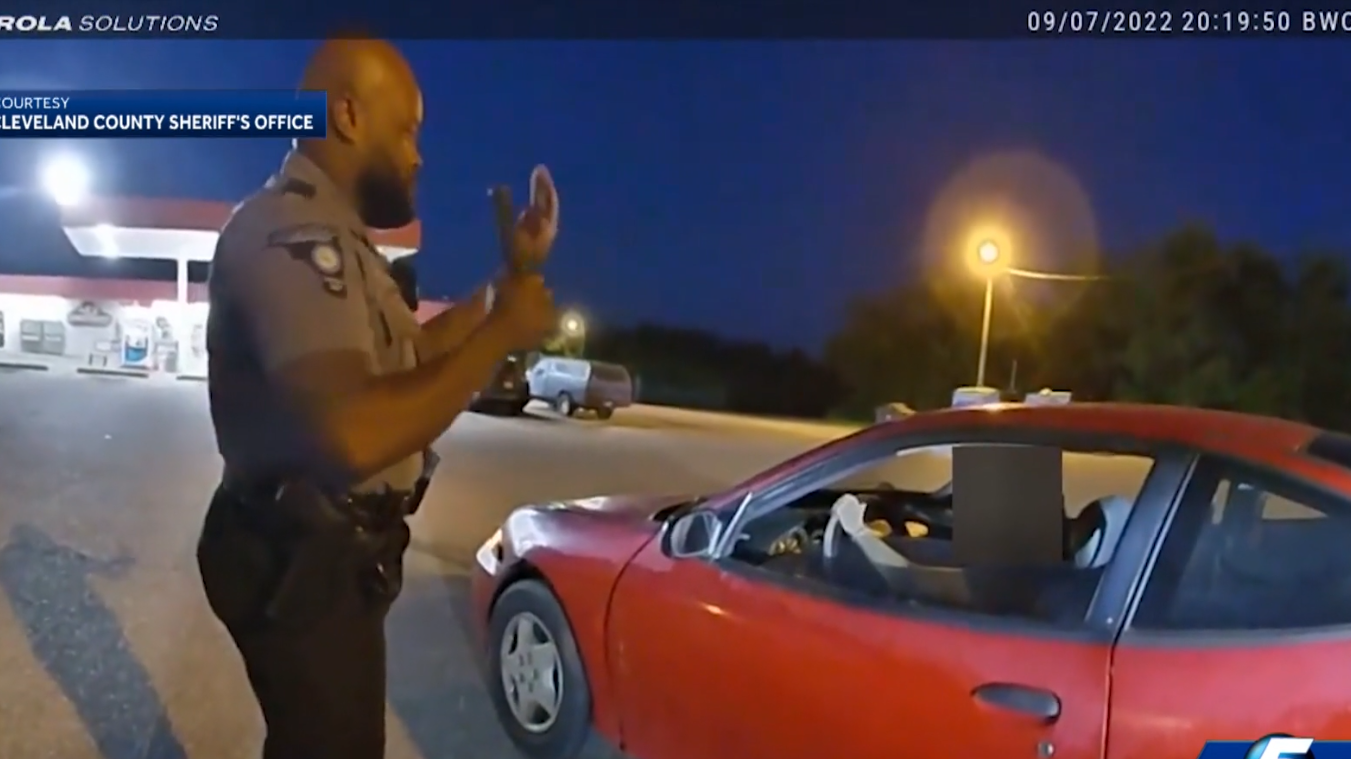 Cleveland County deputies teach young driver to drive manual car - Vimarsana News