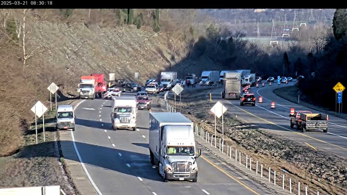 Crash blocking traffic on I-275 in Boone County