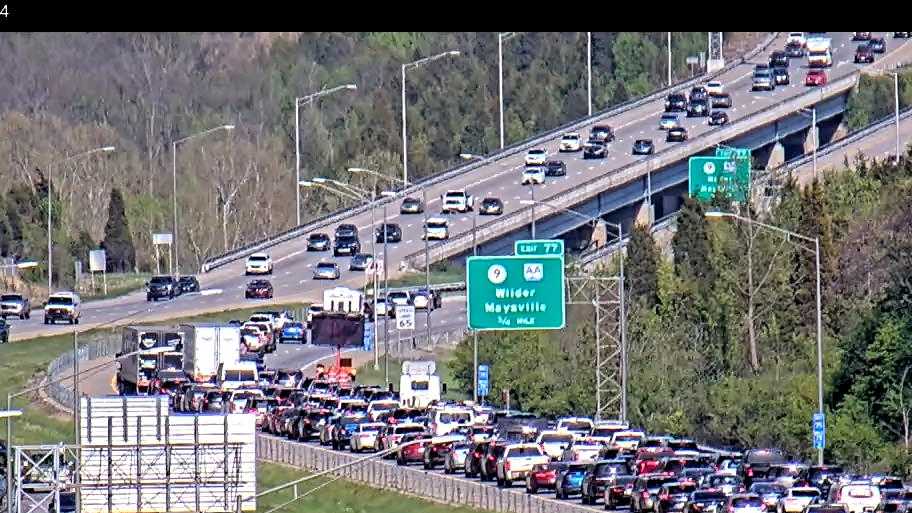 Crash congesting traffic on I-275 near Decoursey Pike