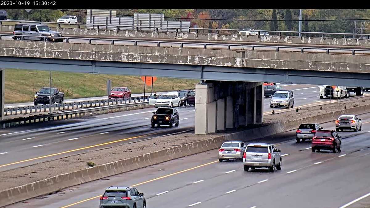 Crash blocking multiple lanes on interstate in Crestview Hills