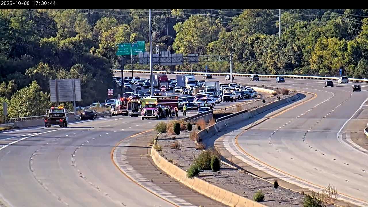Scene of earlier crash cleared on I-275 in Crestview Hills - WLWT