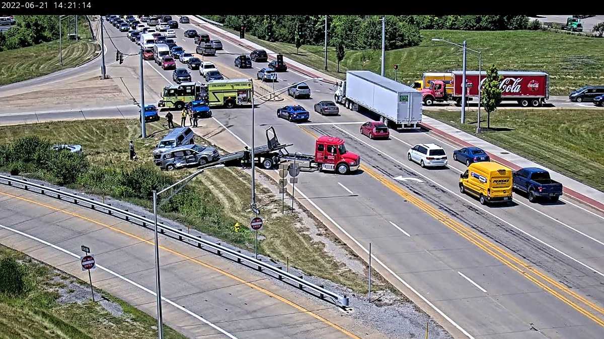 Lanes blocked after cars crash into a ditch in Erlanger