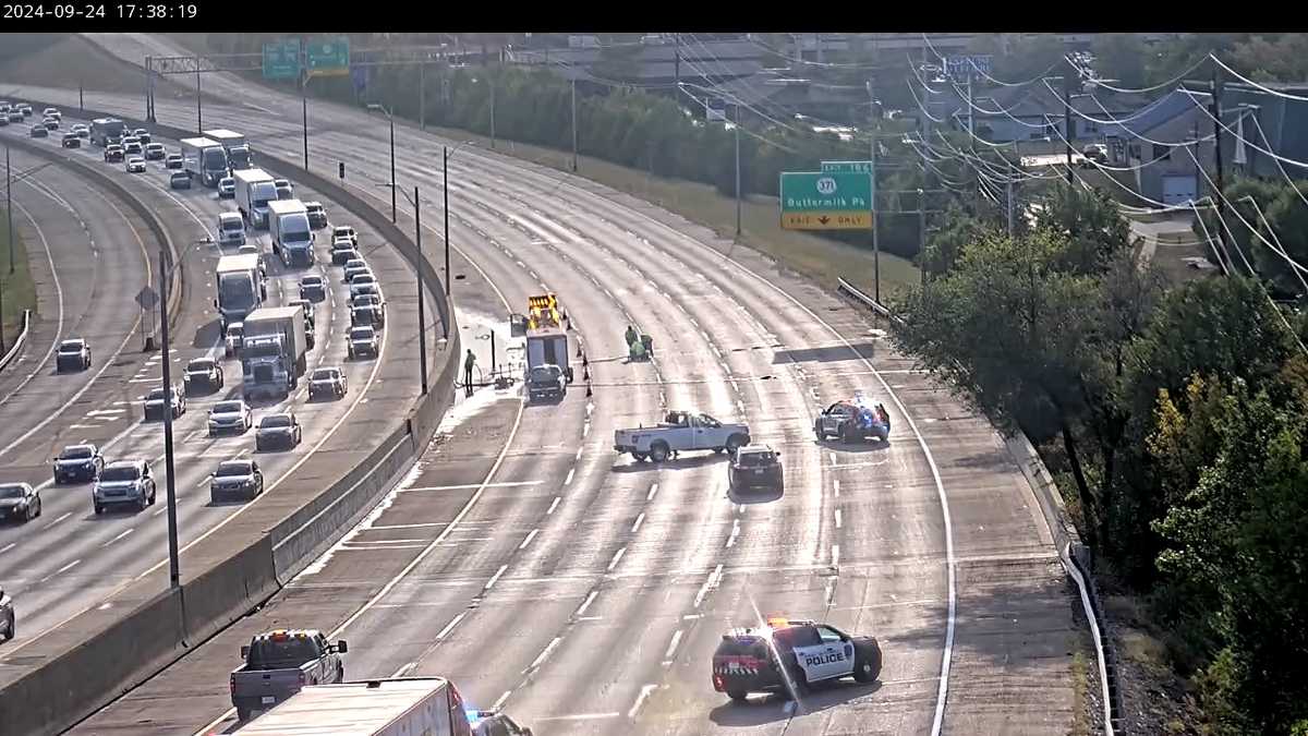 Traffic accident leads to closure of I-71/75 near Fort Mitchell