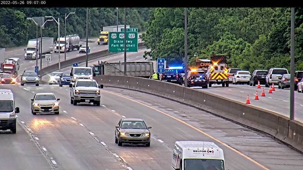 Crash cleared along NB I-71/75 in Fort Mitchell, all lanes reopen