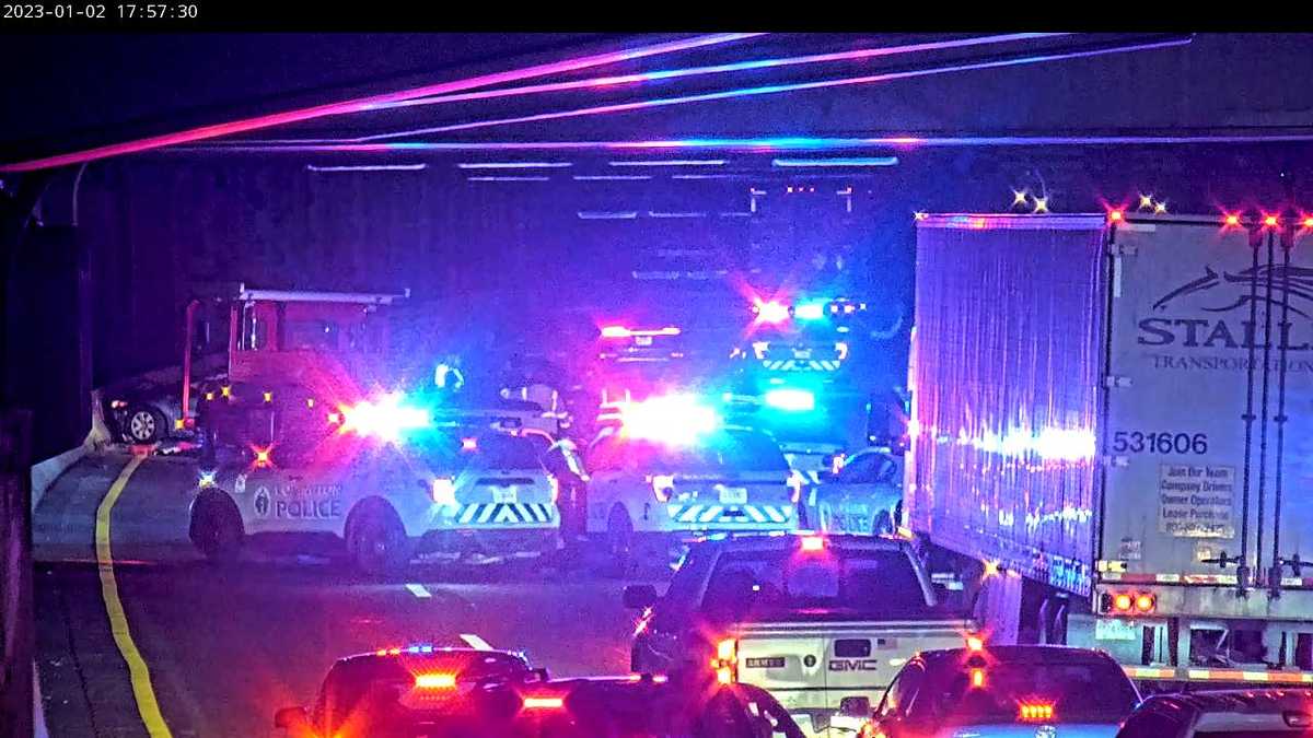 All lanes reopened following crash on north I-75 at Brent Spence Bridge