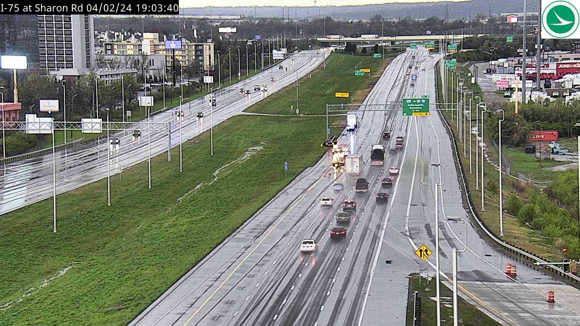 Crash partially blocking traffic on I-75 in Sharonville - Vimarsana News